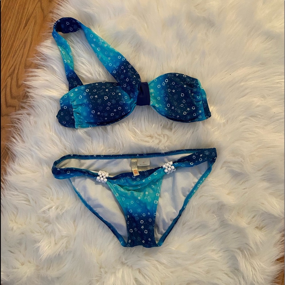 💙 Pretty in Blue bikini swimsuit Gianni Bini